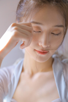 一个晚上用了好几个小雨伞